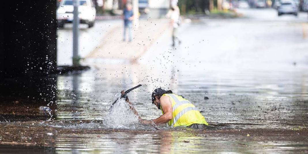 Ankaralılar gri havaya hazır olun! Sıcaklık bir anda düşecek, gök gürültülü sağanak bastıracak! 5